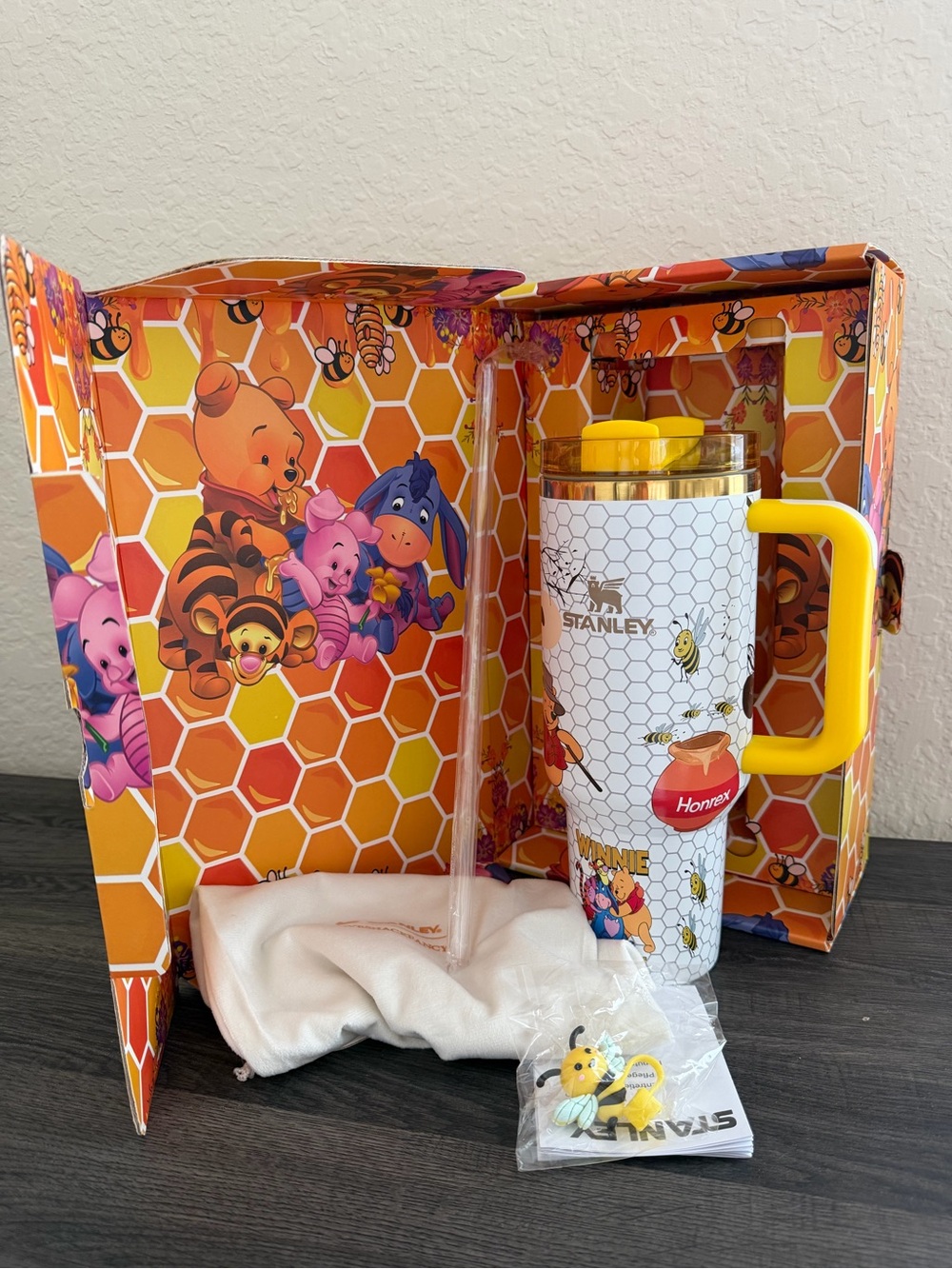 Winnie the Pooh Honey Bee 40oz Tumbler Gift Set w/ Straw & Charm